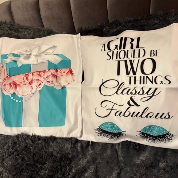 Set of 2 Gorgeous Decorative Pillow Covers - Picture 1 of 2